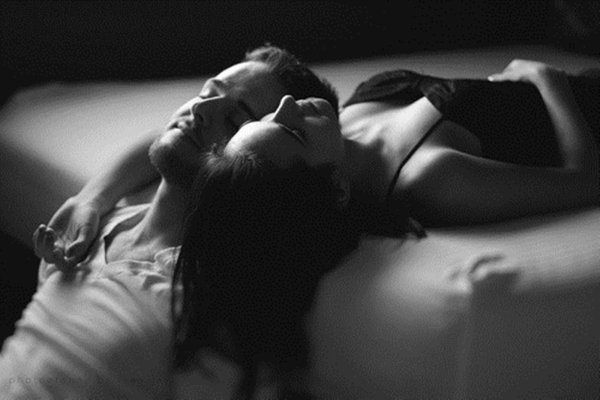 объятия пара