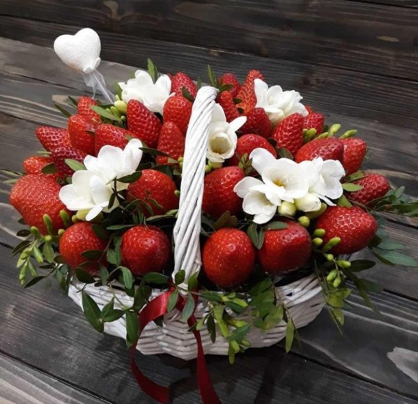 букет из клубники