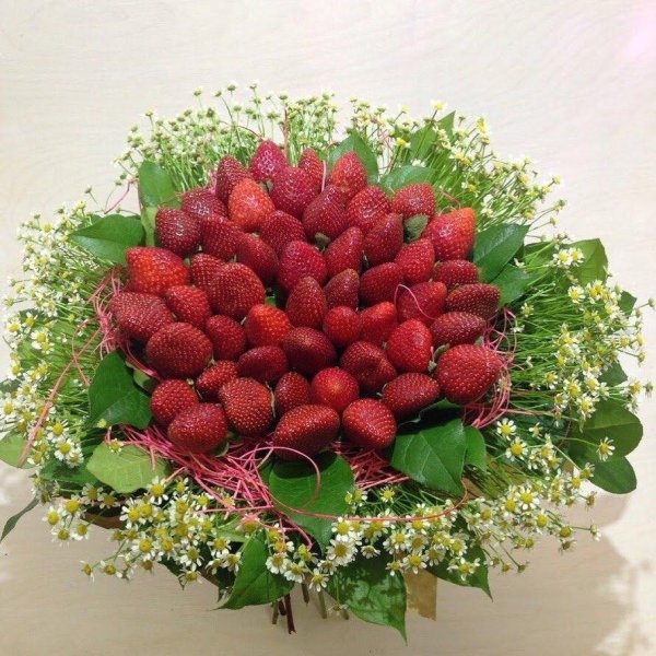 клубничная поляна