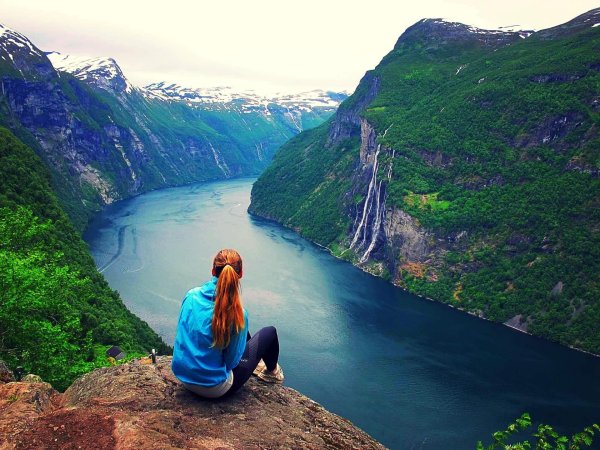 фьорды норвегии гейрангерфьорд