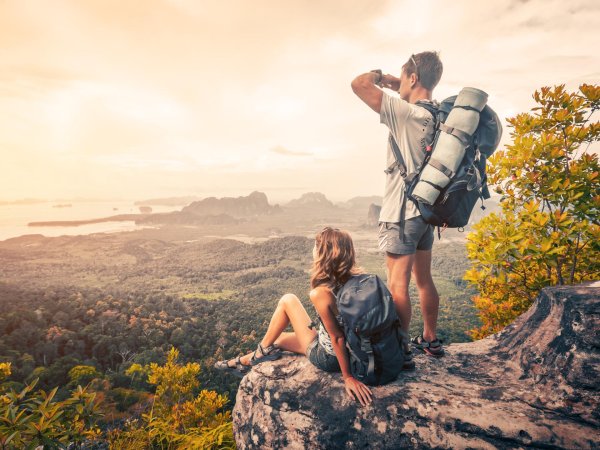 турист с рюкзаком