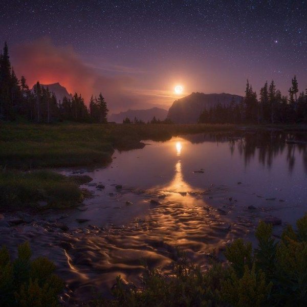 озеро ночью