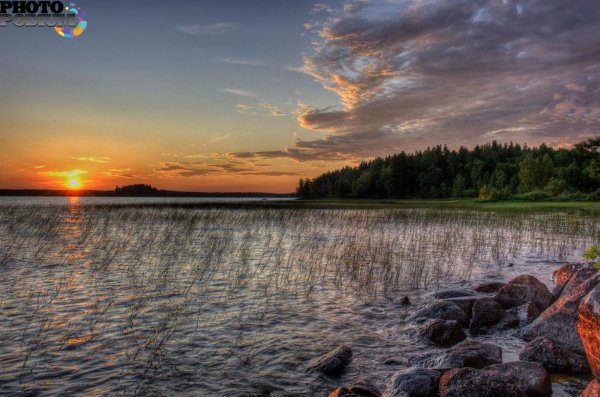 закат на озере