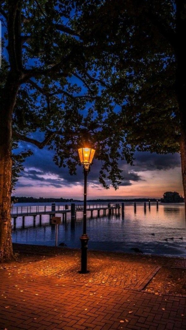 набережная вечером