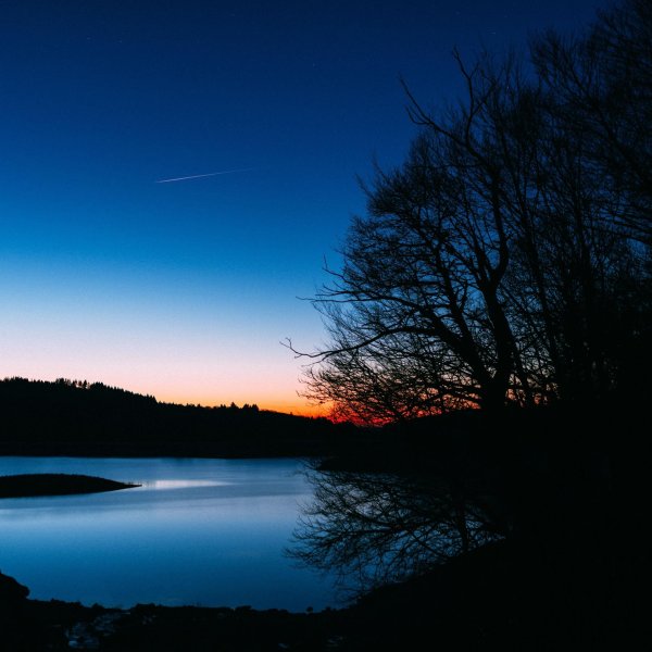 ночное озеро