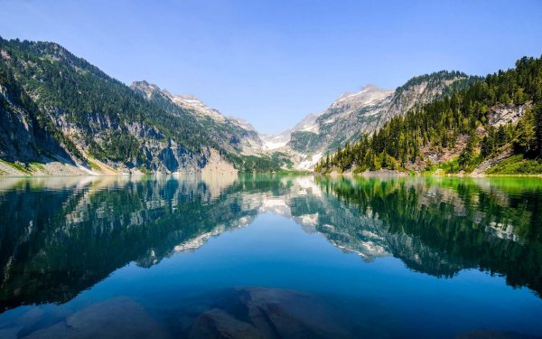 горное озеро