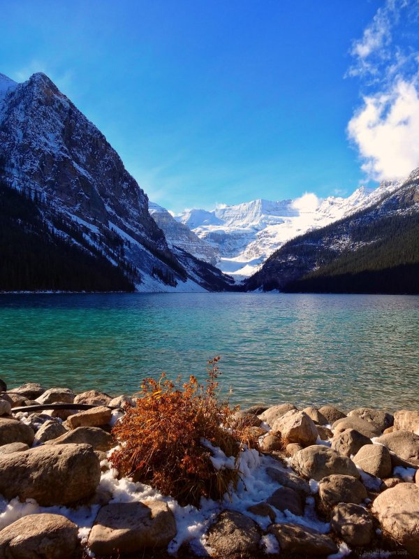 lake louise alberta canada