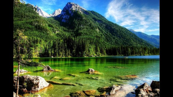 горы с озером