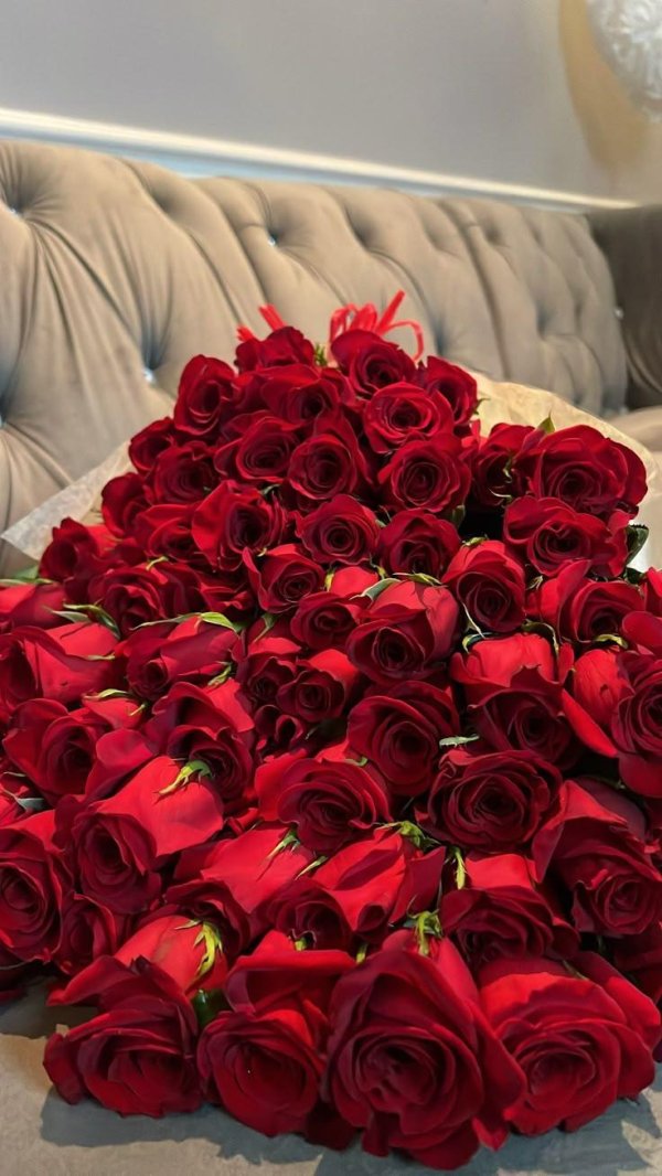 шикарнейший букет роз