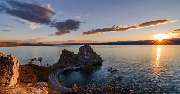 ольхон скала шаманка