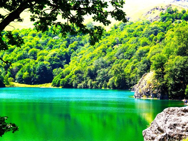 озеро нохур габала