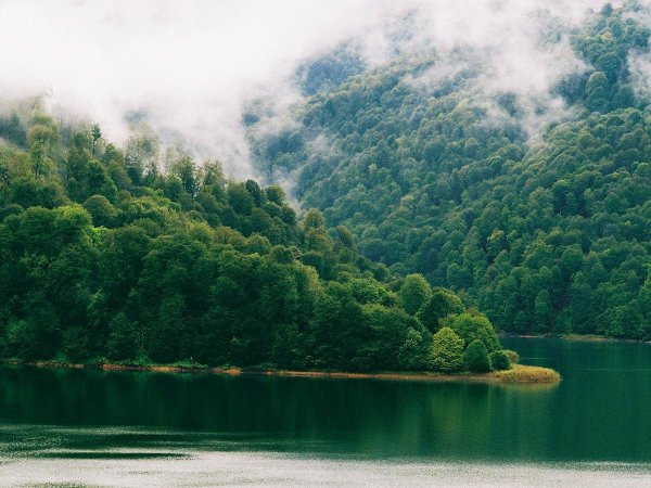 абхазия озеро рица