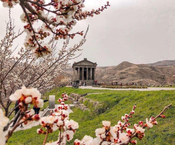 ереван храм гарни