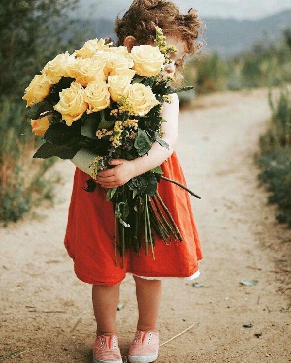 дарил цветы