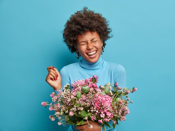 женщинам цветы