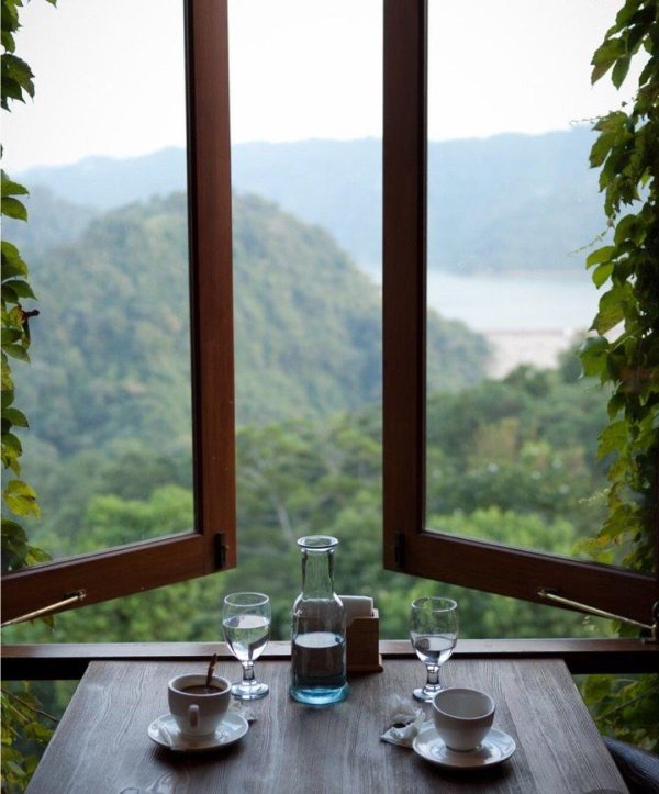 вид из окна дома