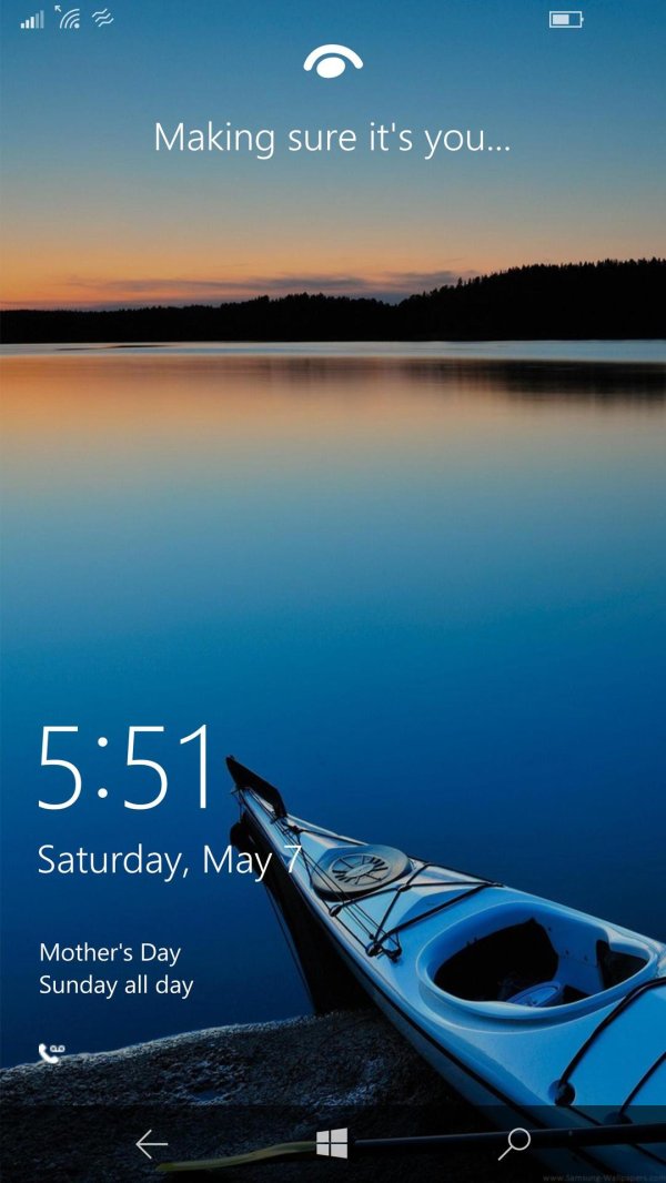 лодка на озере