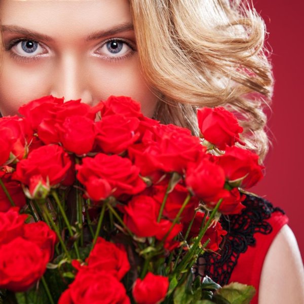 женщина с розами
