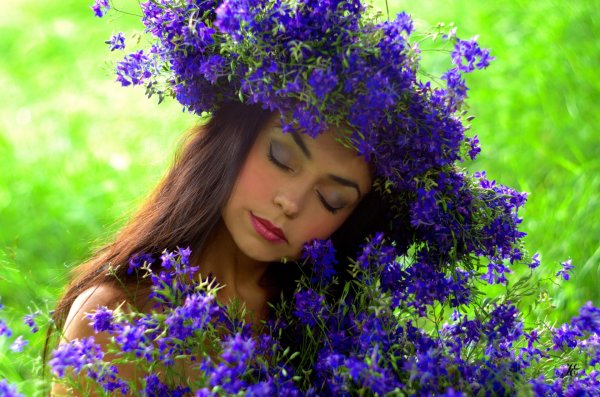 девушка и весна