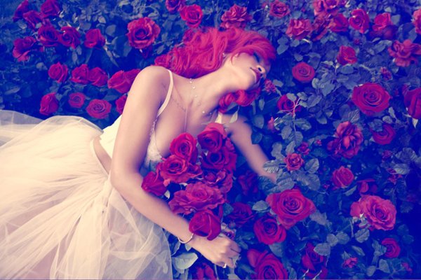 loud rihanna обложка