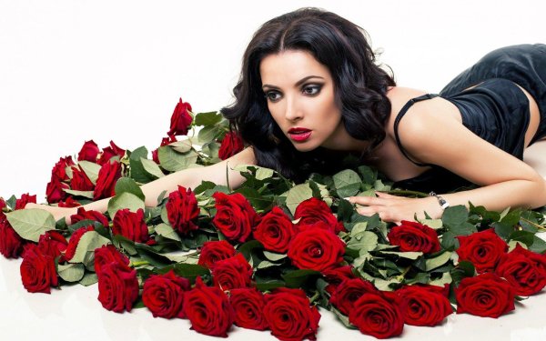 с днем брюнеток