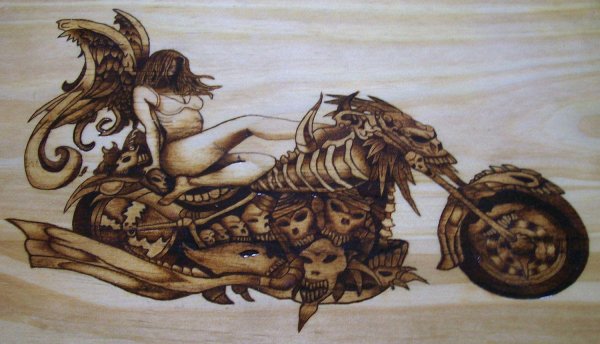 выжигать мотоциклы по дереву