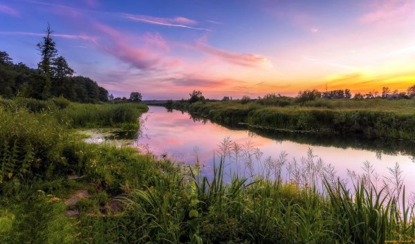 закат на реке