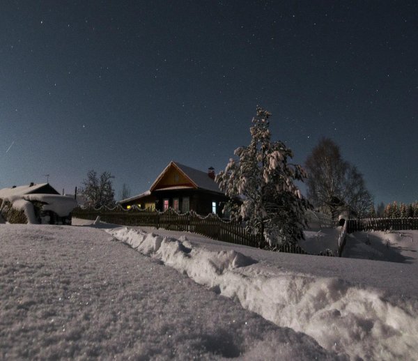 деревня ночью зимой