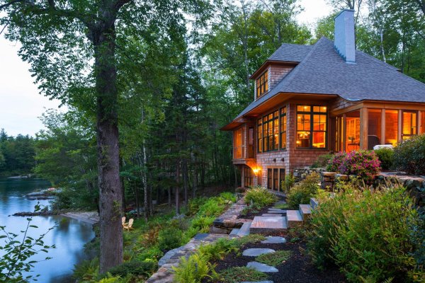 коттедж у озера