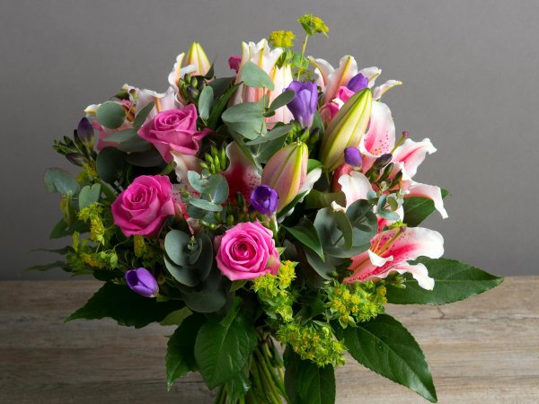 лилии букет