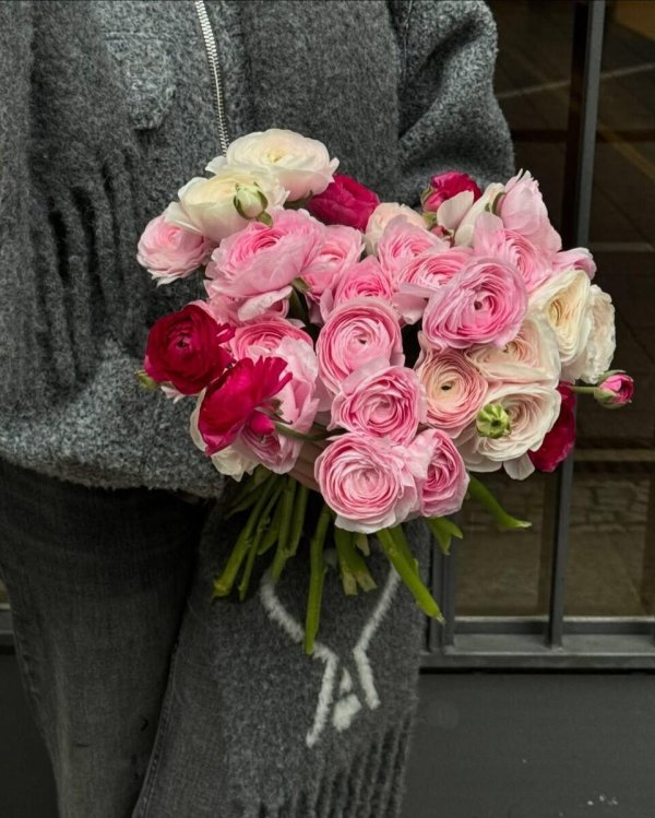 цветок ранункулюс