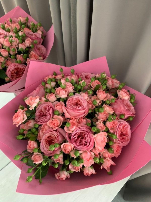 кустовая роза бомбастик