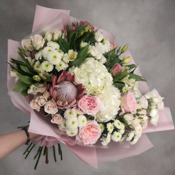 эустома и гиперикум