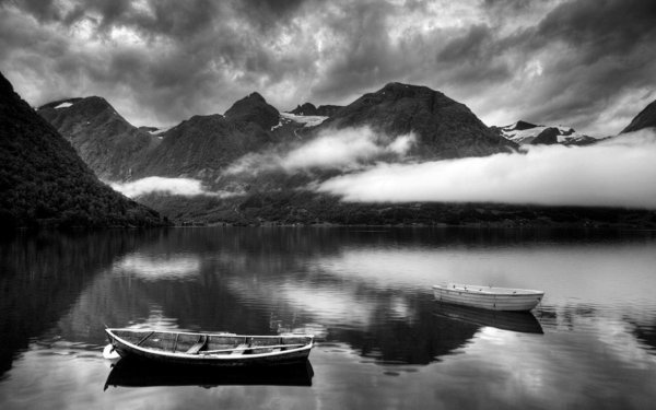 фьорды норвегии пасмурно