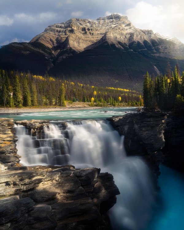 водопад атабаска канада