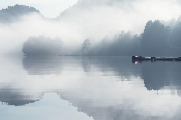 рассвет на телецком озере