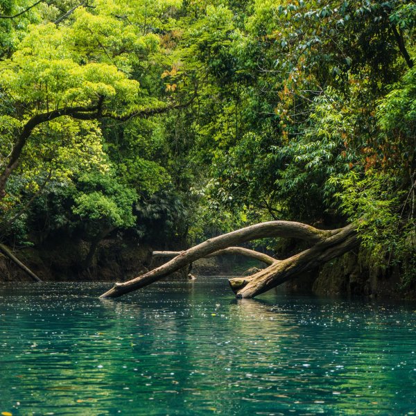 изумрудное озеро