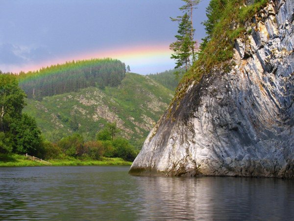 красный камень усть койва