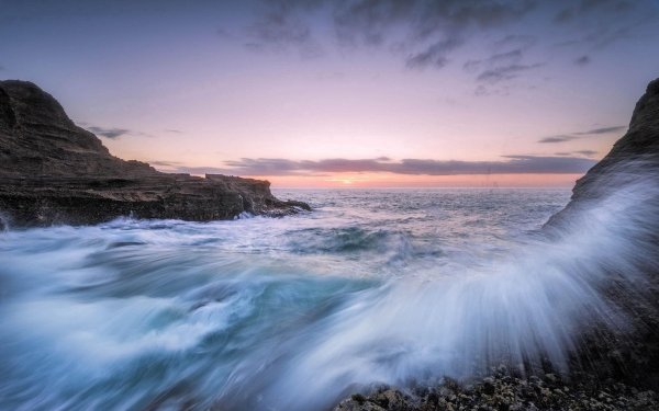 волны и скалы