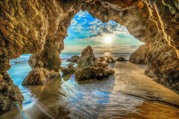 вид из пещеры