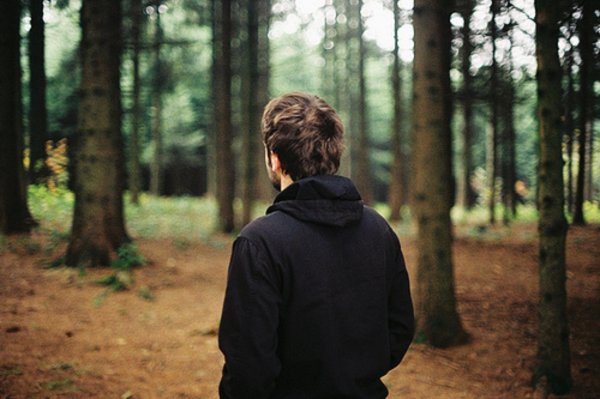 парень со спины