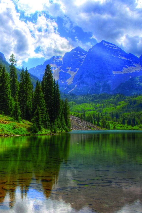 горное озеро