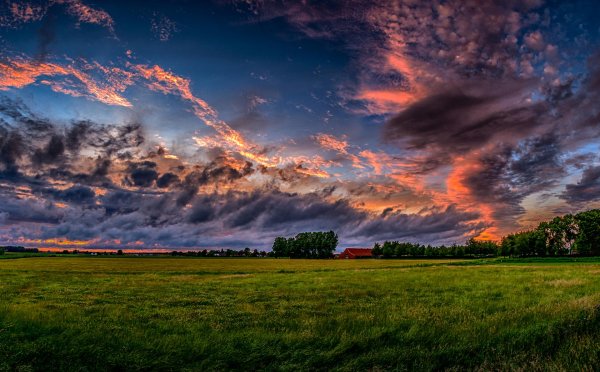 закат в поле