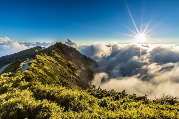 солнце горы