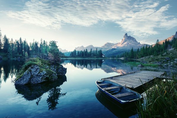 лодки на озере брайес