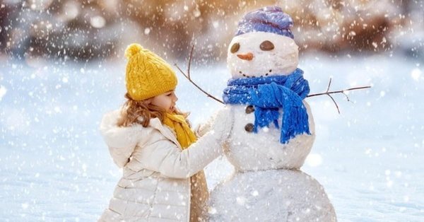 зимний снеговик