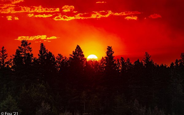 красное солнце на закате