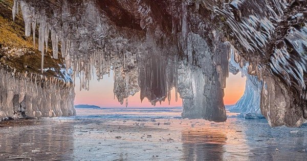 ледяные пещеры на байкале