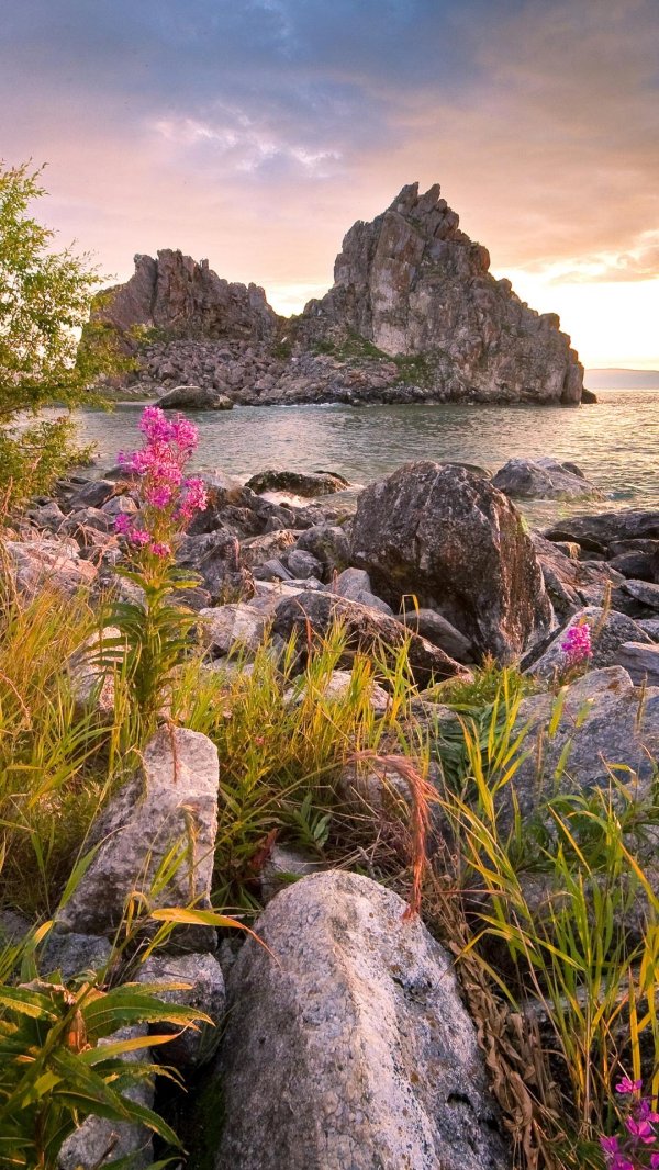 мыс бурхан скала шаманка