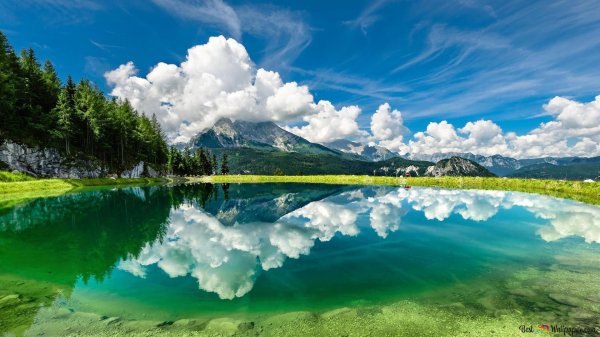 голубое озеро альпы